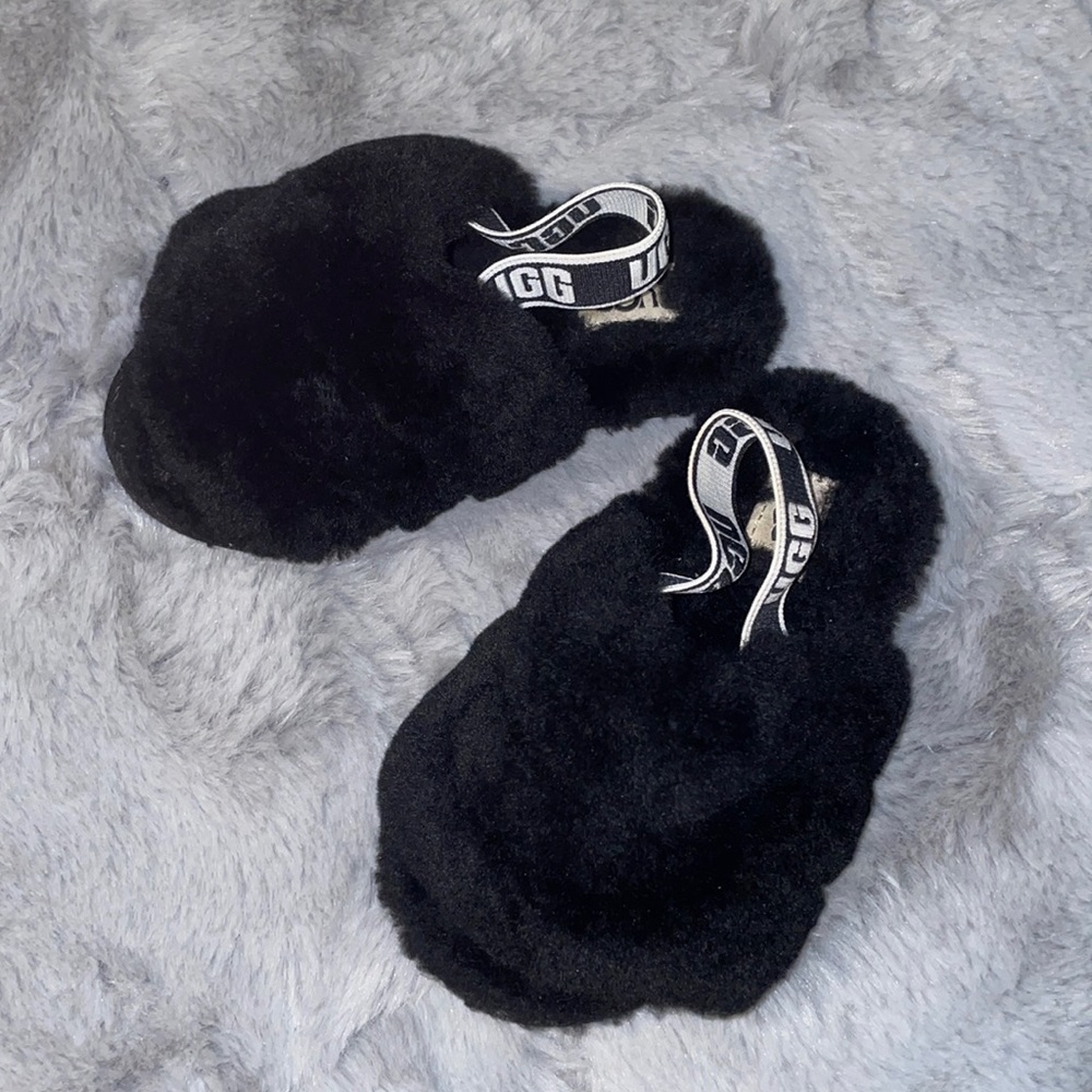 Ugg’s black slides size nine
